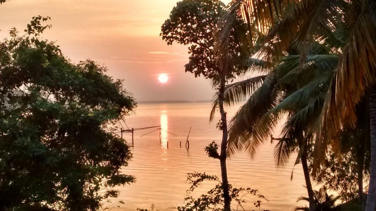 Ashirvad Homestay, Ashtamudi Lake, Kollam 01 Exterior photo